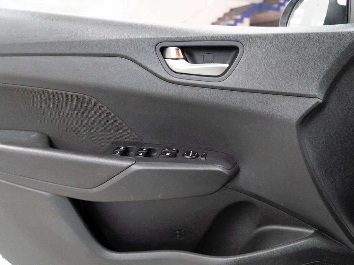 Купить Hyundai Solaris, 2019, 80 089 км, фото №13