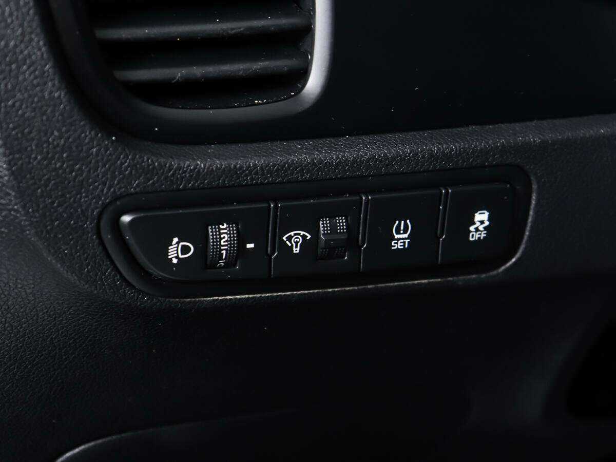 Купить Kia Rio X-Line, 2018, 133 971 км, фото №13