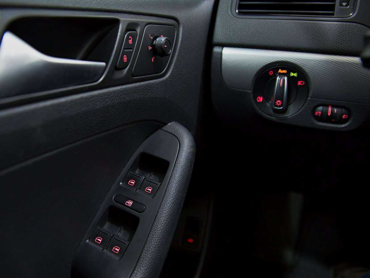 Купить Volkswagen Jetta, 2015, 144 689 км, фото №7