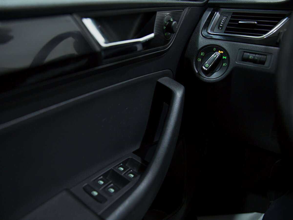 Купить Skoda Rapid, 2017, 188 576 км, фото №7