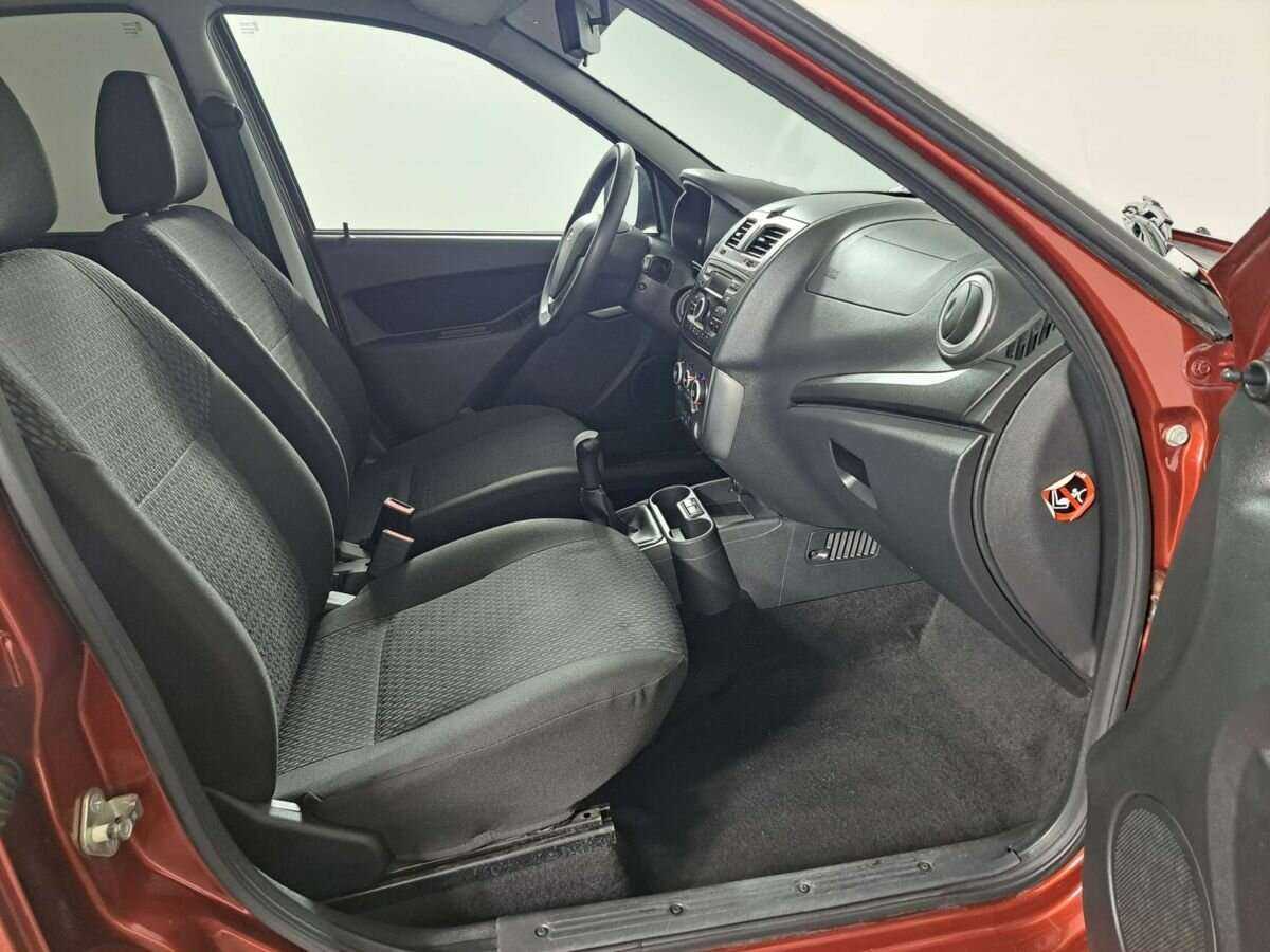 Купить Lada (ВАЗ) Kalina, 2017, 17 803 км, фото №9