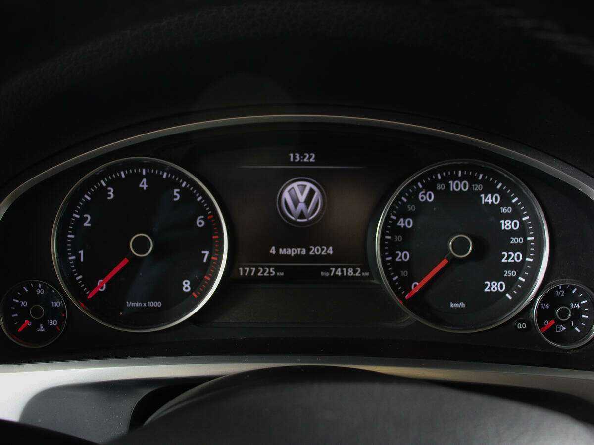 Купить Volkswagen Touareg, 2015, 177 224 км, фото №8