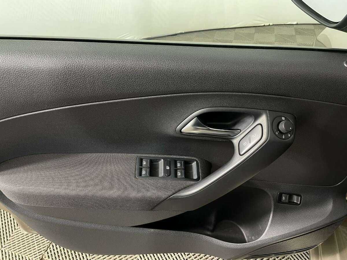 Купить Volkswagen Polo, 2015, 205 652 км, фото №7