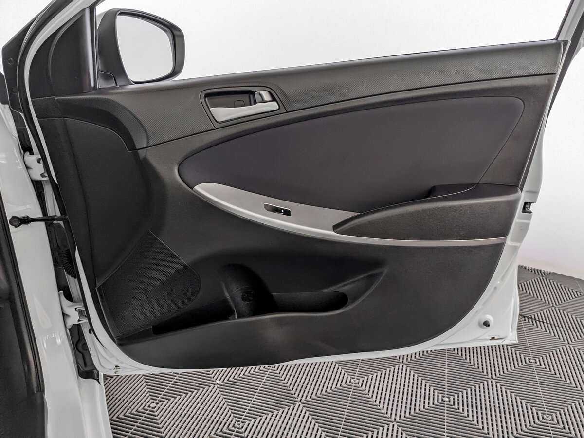 Купить Hyundai Solaris, 2015, 113 015 км, фото №18