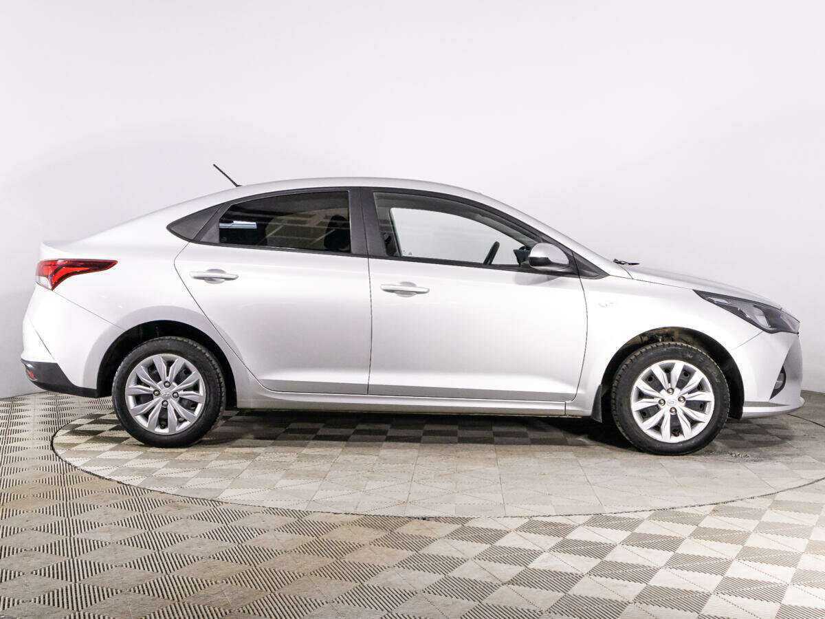 Купить Hyundai Solaris, 2020, 119 000 км, фото №4