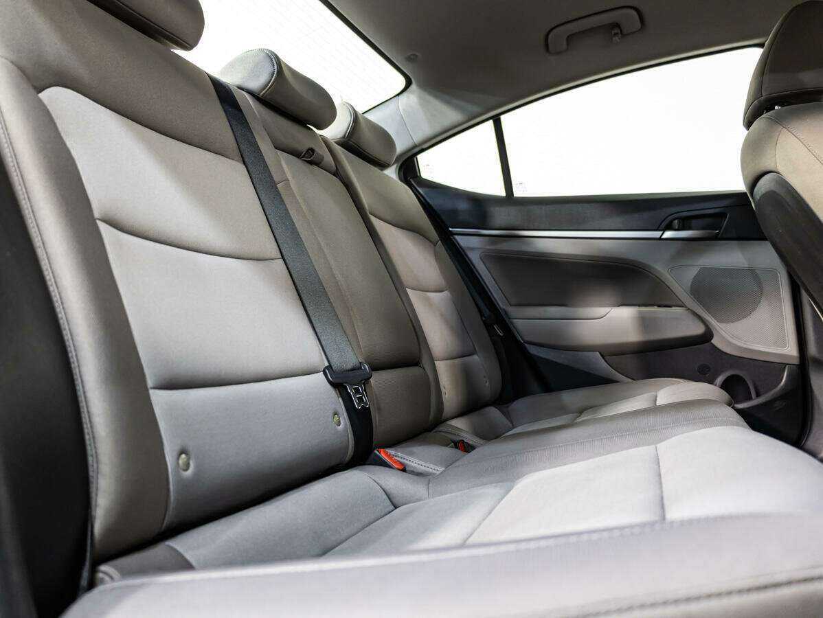 Купить Hyundai Elantra, 2018, 109 281 км, фото №12