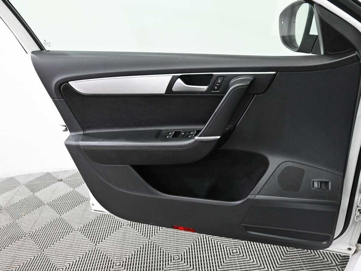 Купить Volkswagen Passat, 2013, 131 000 км, фото №11