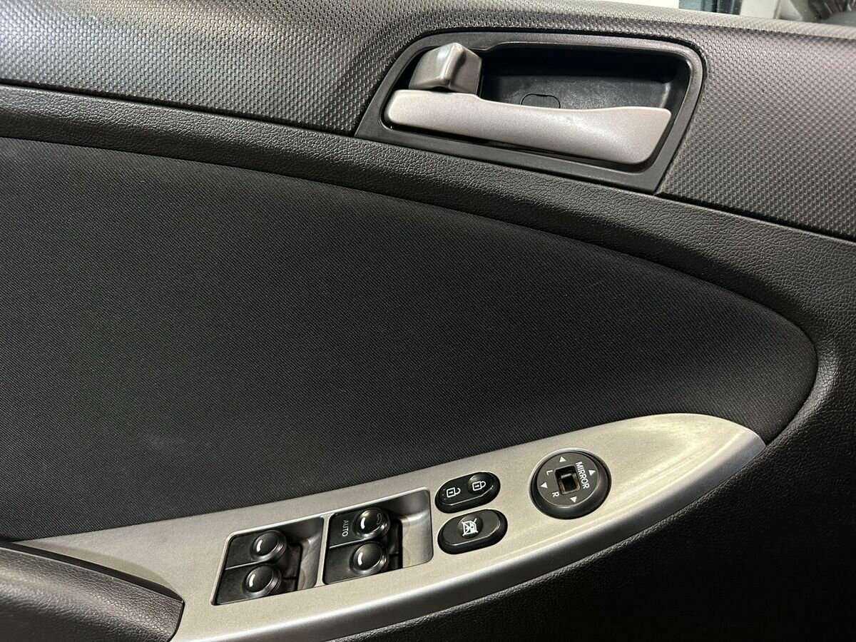 Купить Hyundai Solaris, 2015, 174 921 км, фото №14