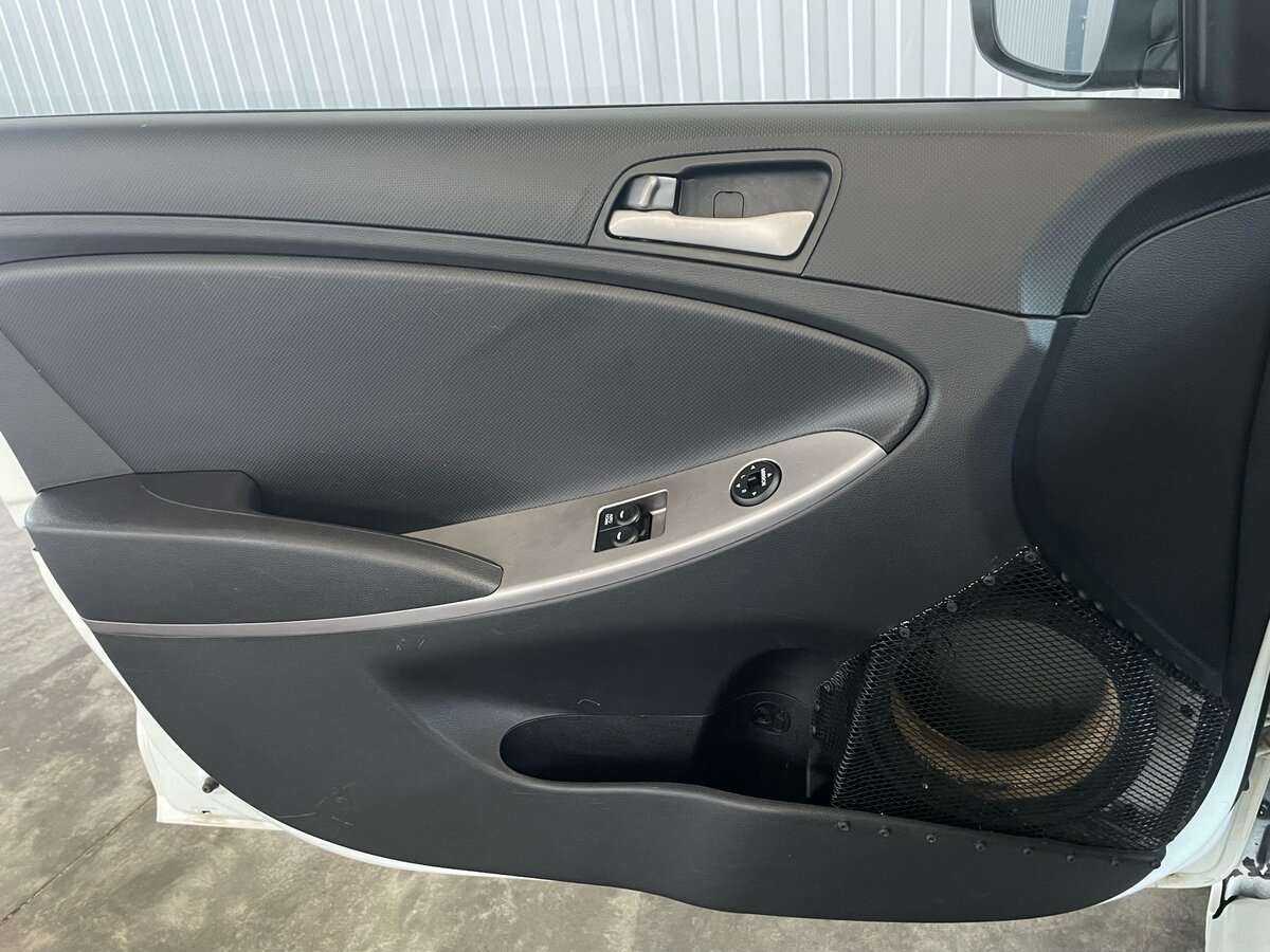 Купить Hyundai Solaris, 2014, 125 000 км, фото №19