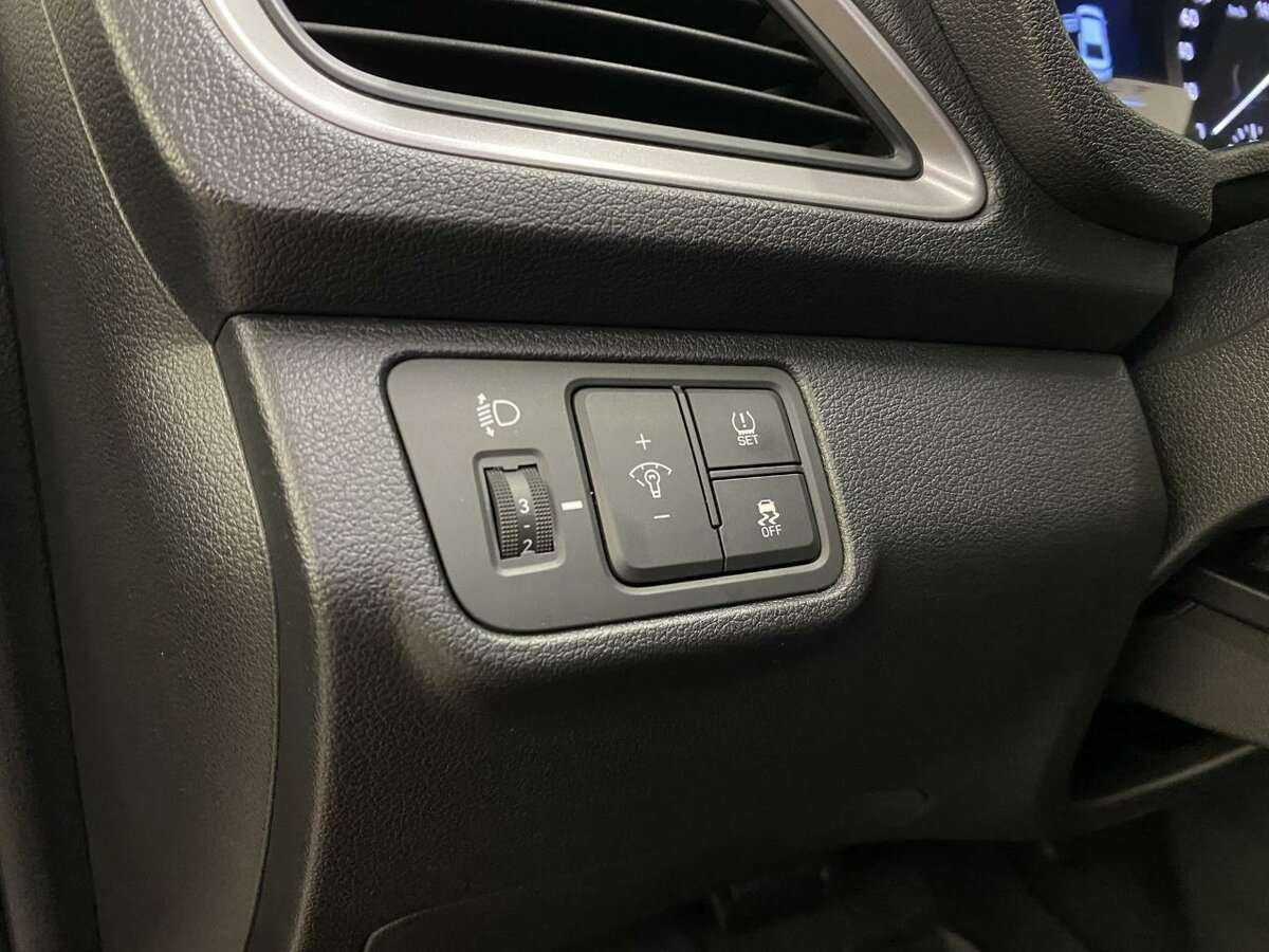 Купить Hyundai Solaris, 2018, 77 668 км, фото №9