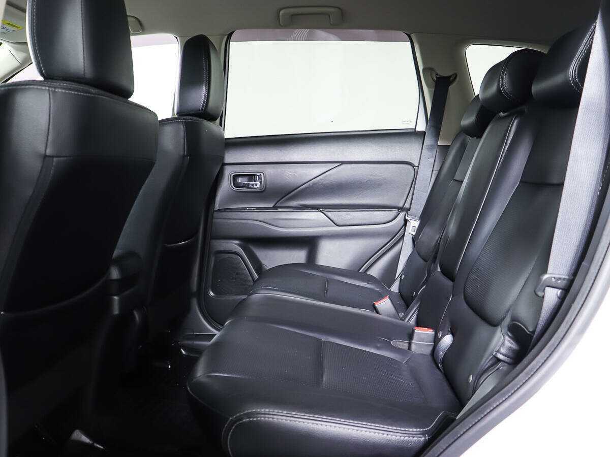 Купить Mitsubishi Outlander, 2017, 73 813 км, фото №10