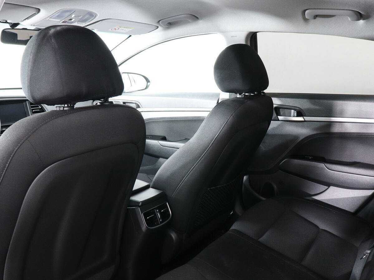 Купить Hyundai Elantra, 2019, 64 555 км, фото №12