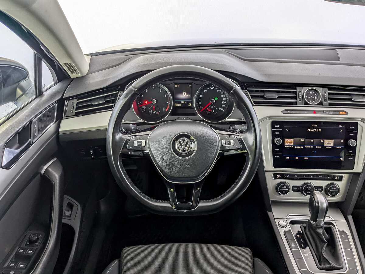 Купить Volkswagen Passat, 2018, 188 206 км, фото №17
