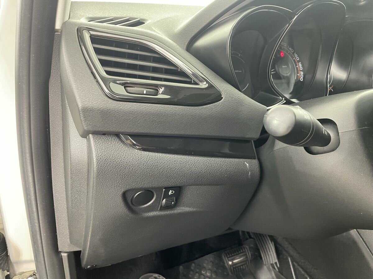 Купить Lada (ВАЗ) Vesta SW, 2018, 123 758 км, фото №9