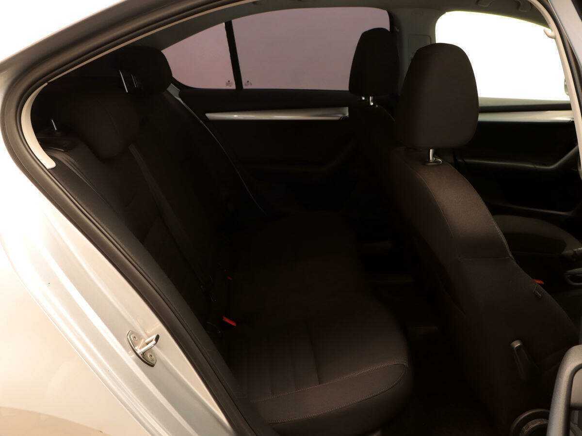 Купить Skoda Octavia, 2013, 246 399 км, фото №8