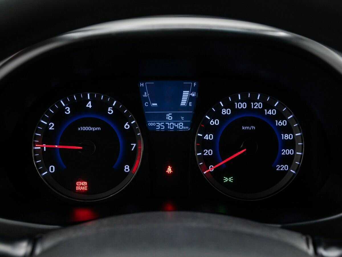 Купить Hyundai Solaris, 2013, 350 000 км, фото №19