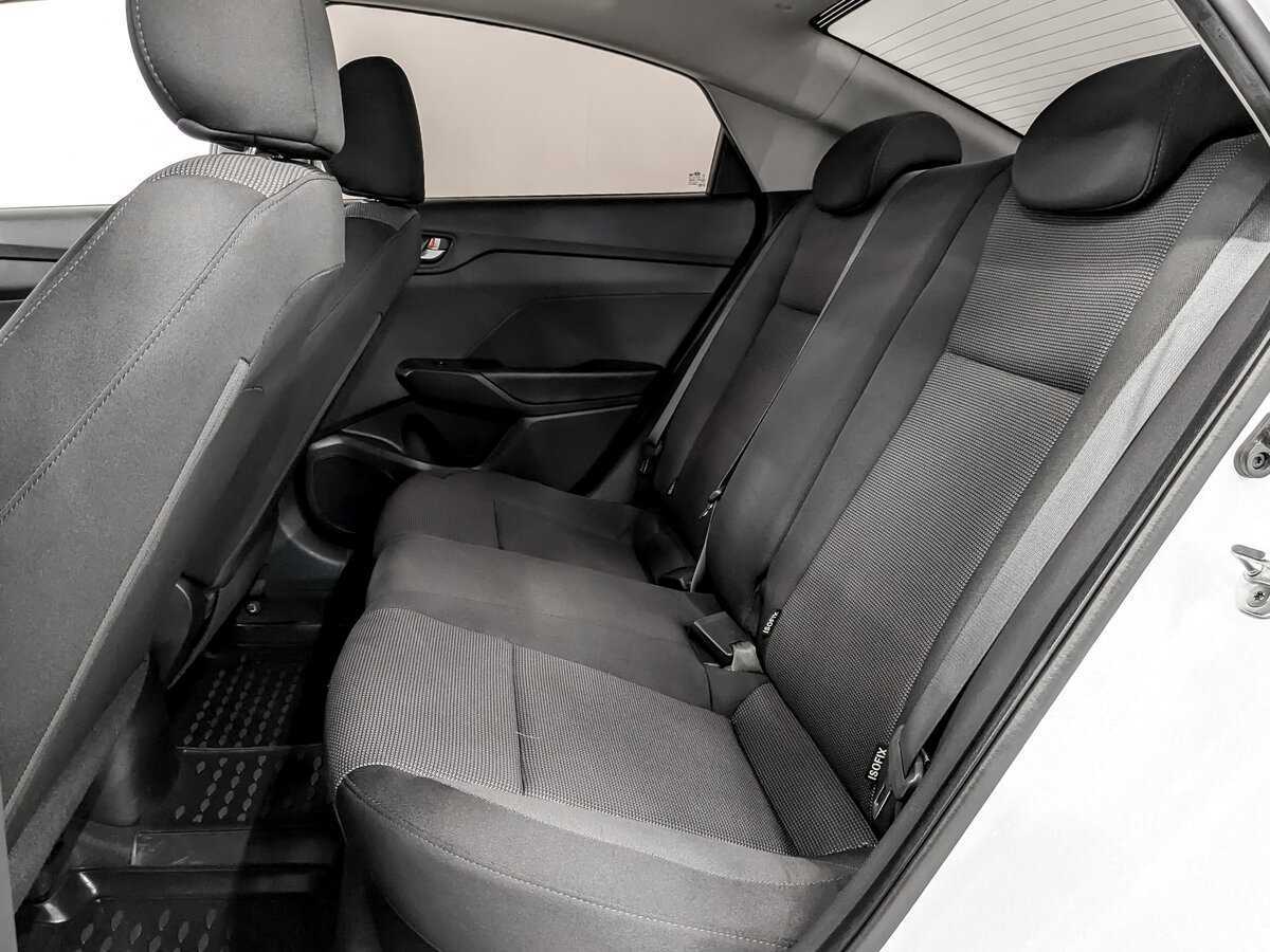 Купить Hyundai Solaris, 2017, 107 457 км, фото №12