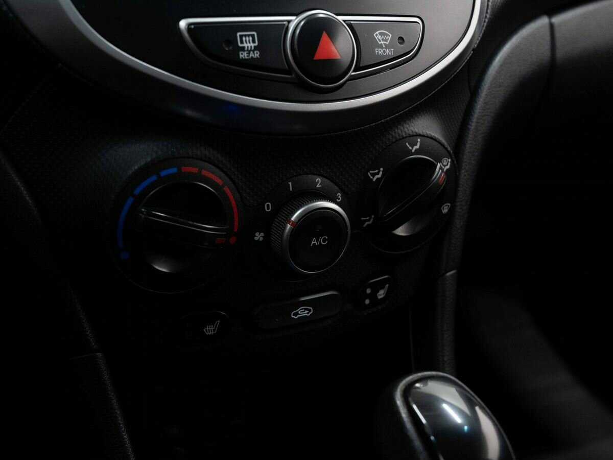 Купить Hyundai Solaris, 2015, 244 000 км, фото №18