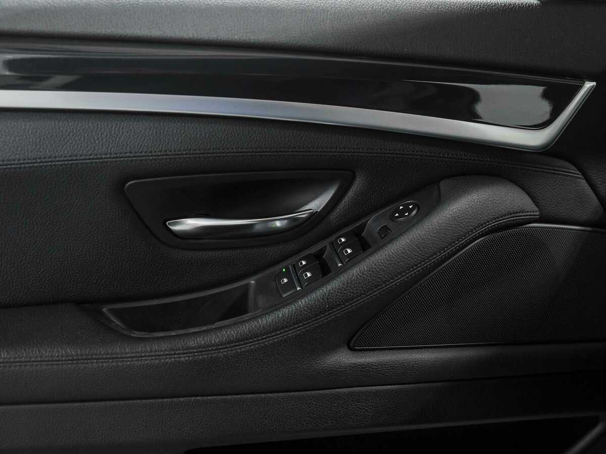 Купить BMW 5 серии 520i, 2013, 213 136 км, фото №12