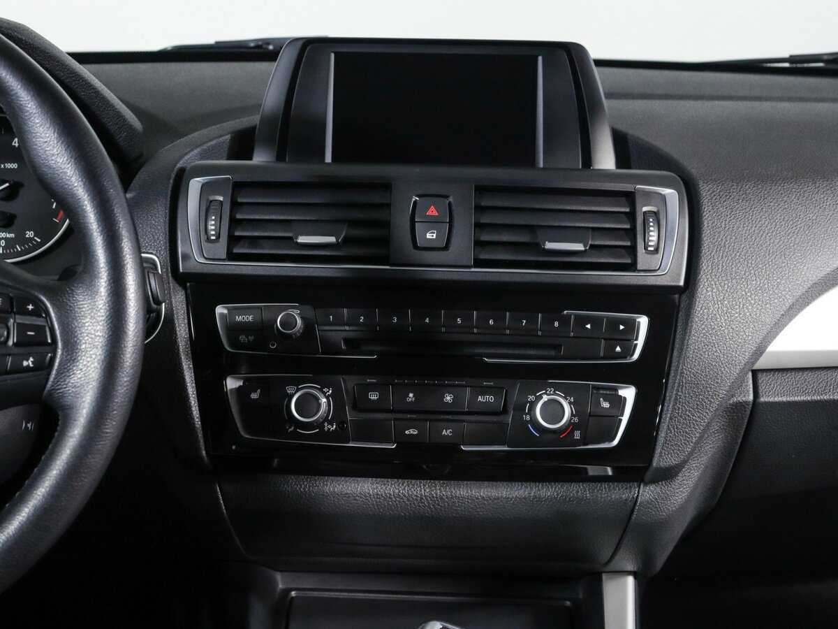 Купить BMW 1 серии 118i, 2017, 110 137 км, фото №8