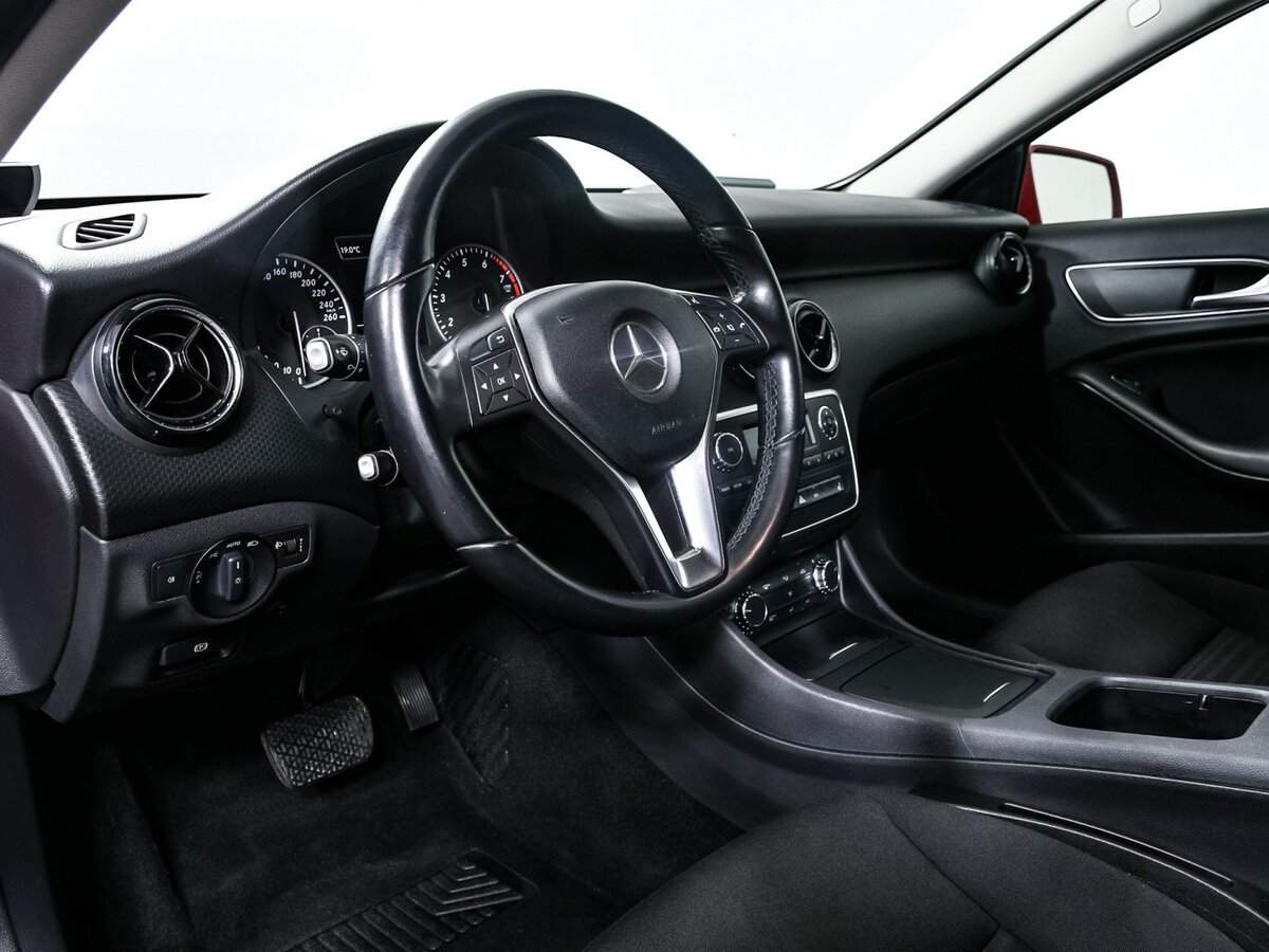 Купить Mercedes-Benz A-Класс 180, 2013, 94 991 км, фото №11