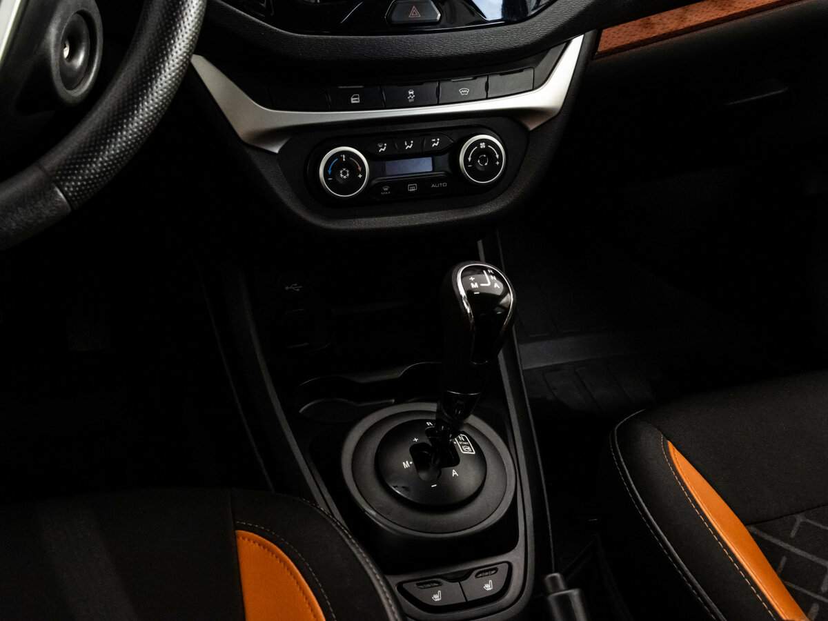 Купить Lada (ВАЗ) Vesta SW Cross, 2019, 99 843 км, фото №13