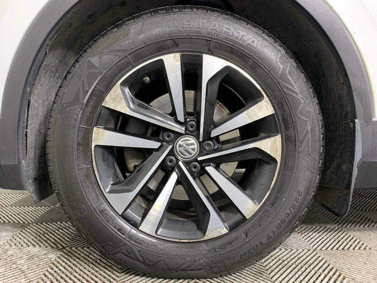 Купить Volkswagen Tiguan, 2019, 120 057 км, фото №9