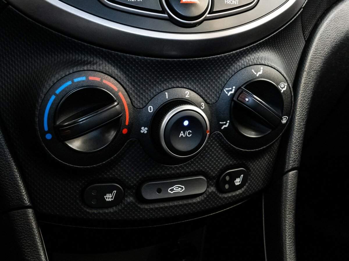 Купить Hyundai Solaris, 2015, 130 000 км, фото №11