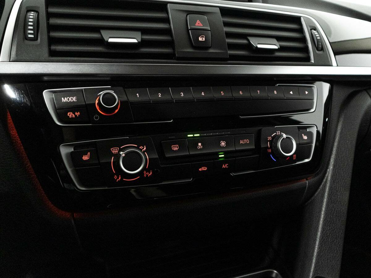 Купить BMW 3 серии 320i xDrive, 2018, 46 831 км, фото №17