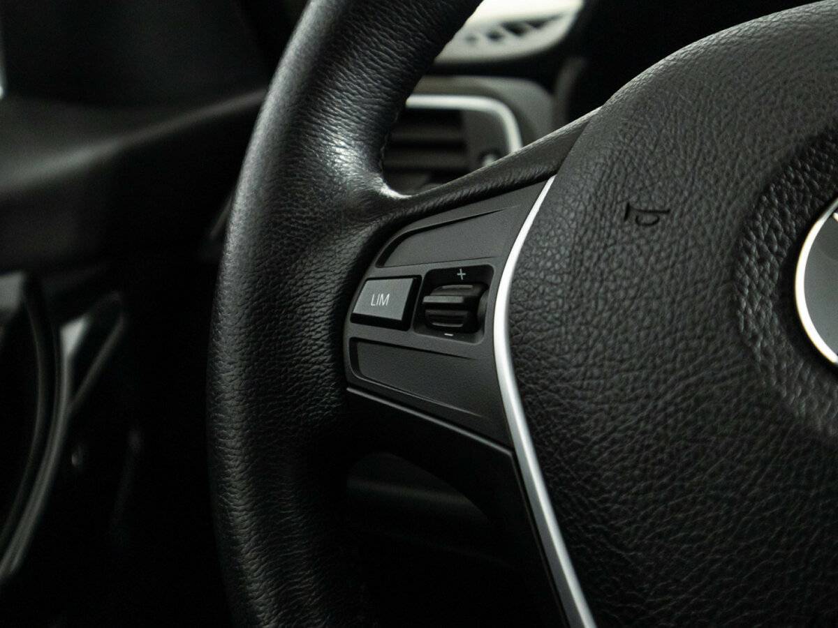 Купить BMW 3 серии 320i xDrive, 2018, 46 831 км, фото №21