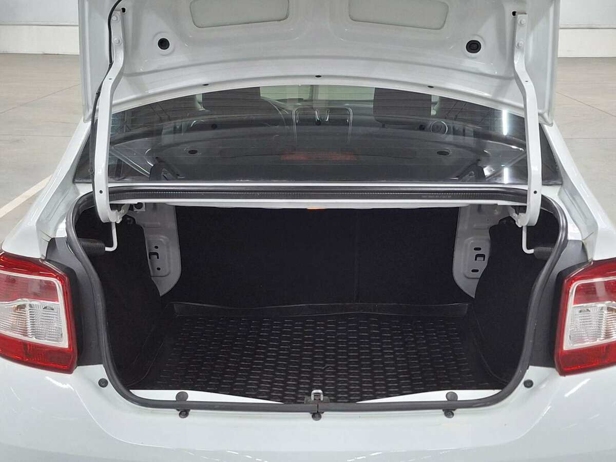 Купить Renault Logan II, 2017, 143 250 км, фото №10