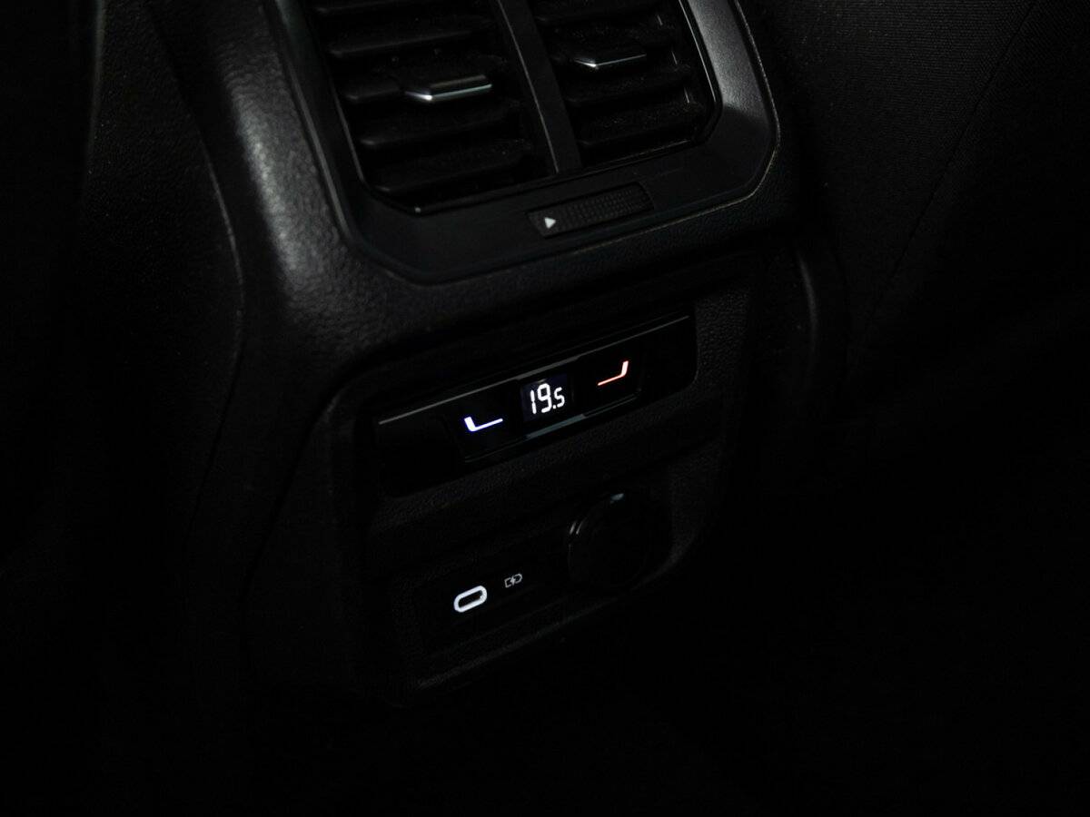 Купить Volkswagen Tiguan II Рестайлинг, 2022, 49 159 км, фото №17